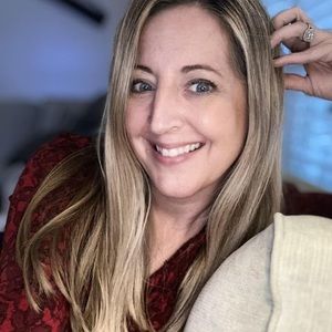 Meet your Posher, Holly